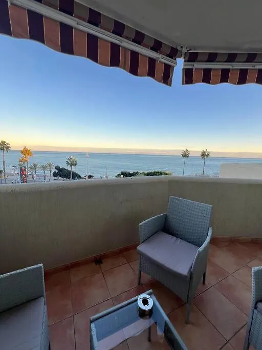 Apartamento Benalbeach En La Playa Benalmádena